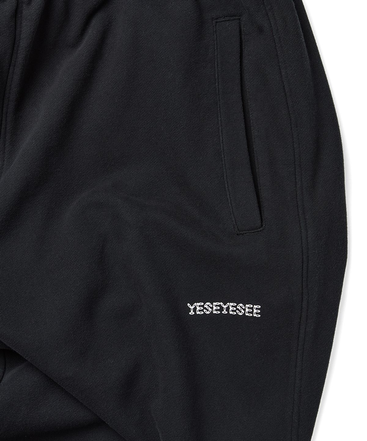 예스아이씨(YESEYESEE) C-Logo Straight Sweatpants Black