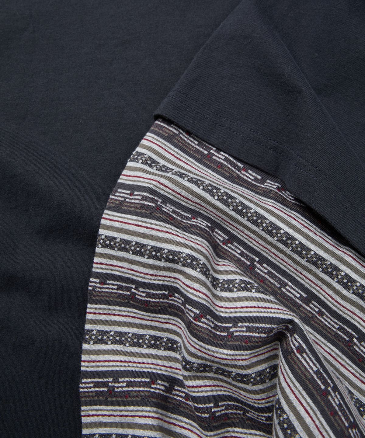 예스아이씨(YESEYESEE) Y.E.S Jacquard Stripe Layerd L/S Charcoal