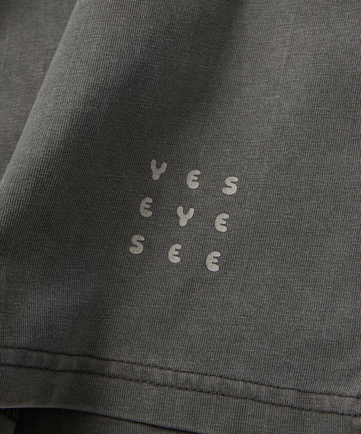 예스아이씨(YESEYESEE) Pigment C-Logo L/S Charcoal