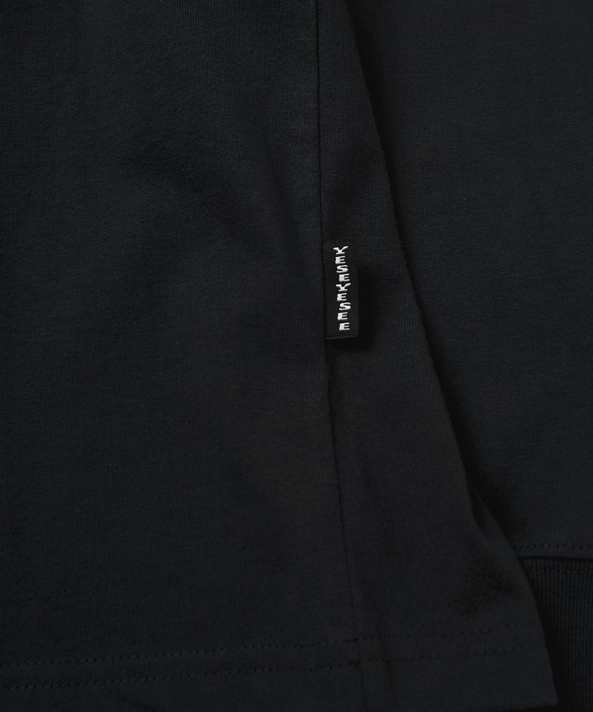 예스아이씨(YESEYESEE) C-Logo L/S Black