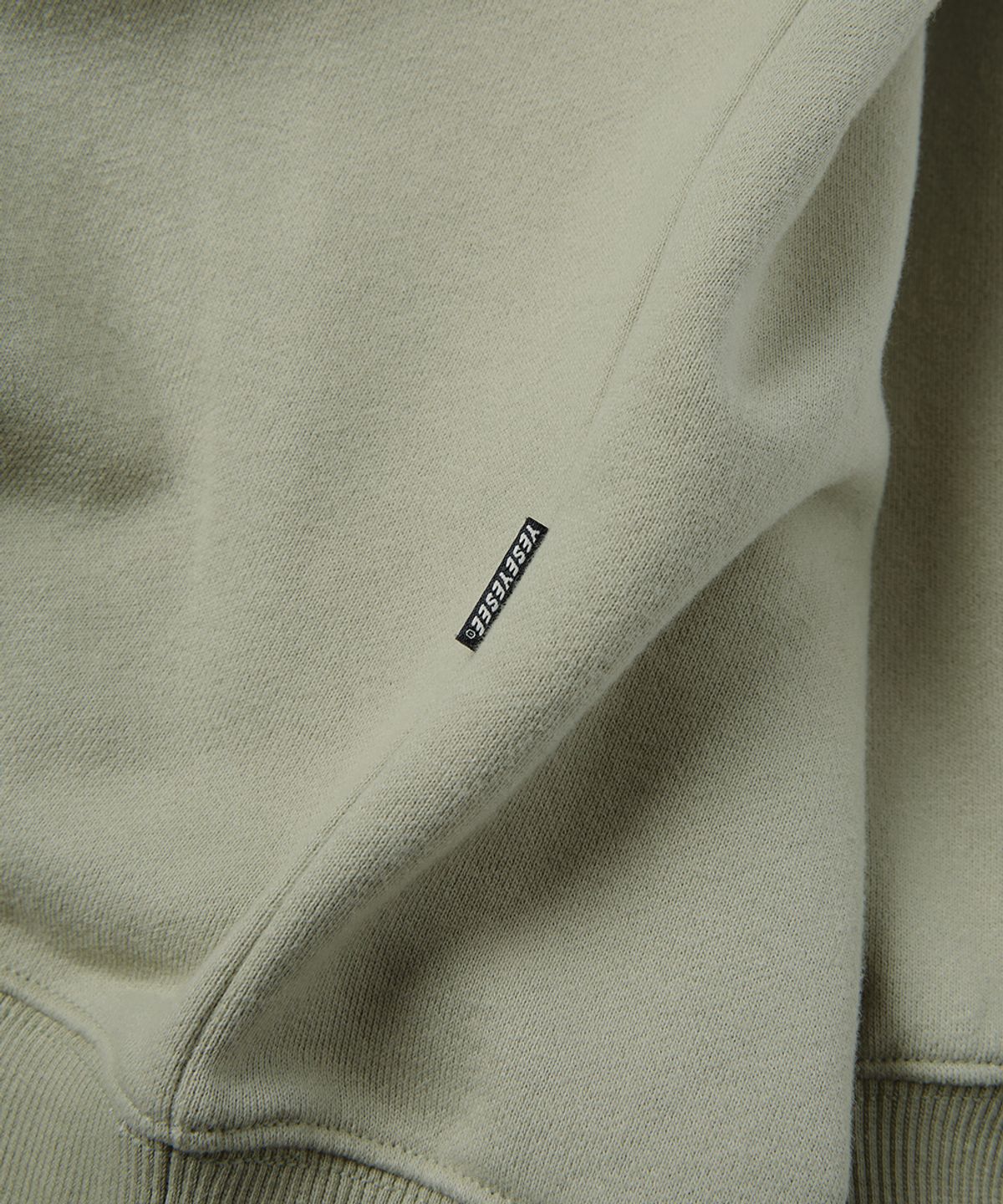 예스아이씨(YESEYESEE) Y.E.S Checkered Logo Sweatshirt Light Olive