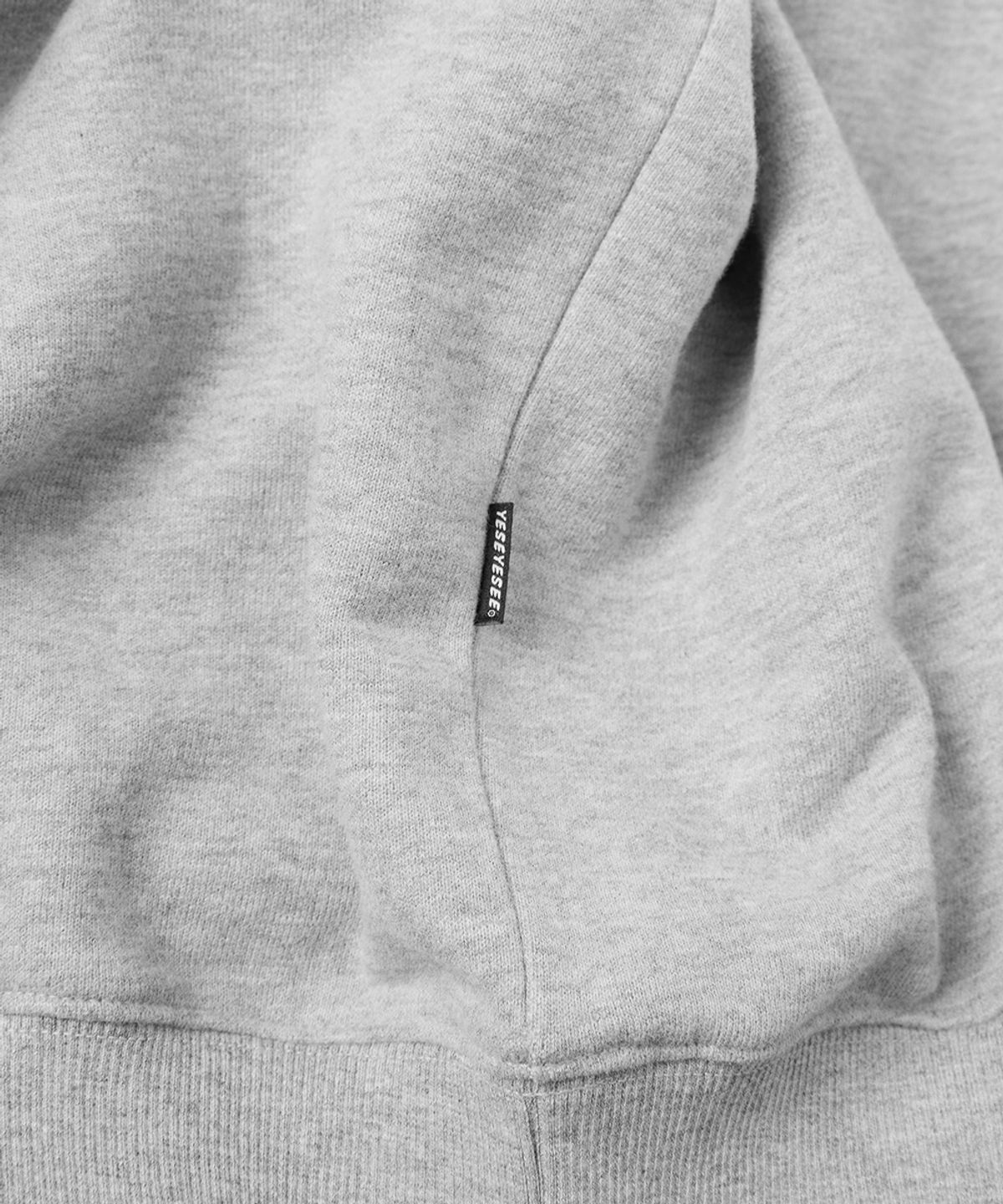 예스아이씨(YESEYESEE) Y.E.S Checkered Logo Sweatshirt Grey