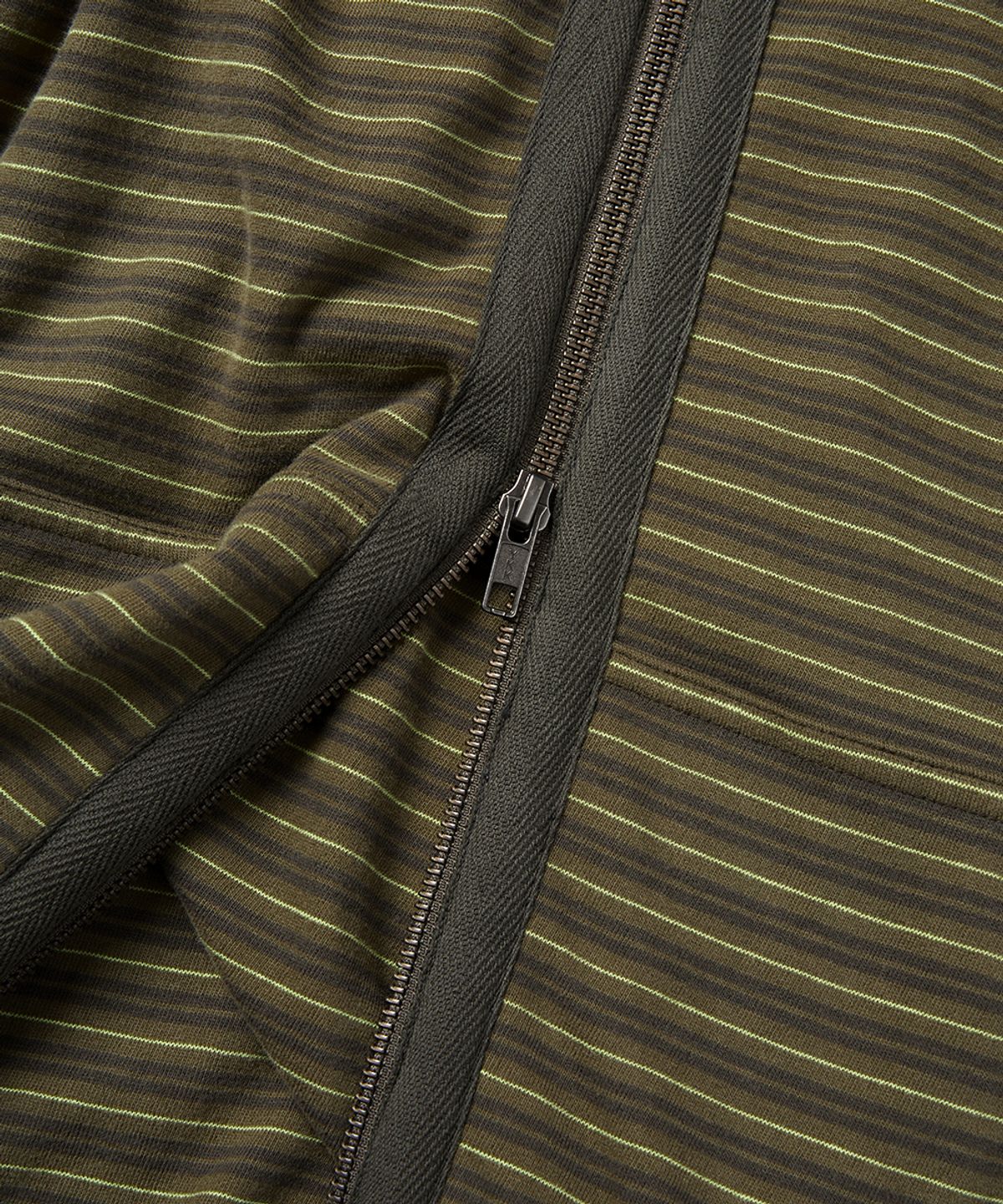 예스아이씨(YESEYESEE) Y.E.S Stripe Single Zip-up Hoodie Khaki
