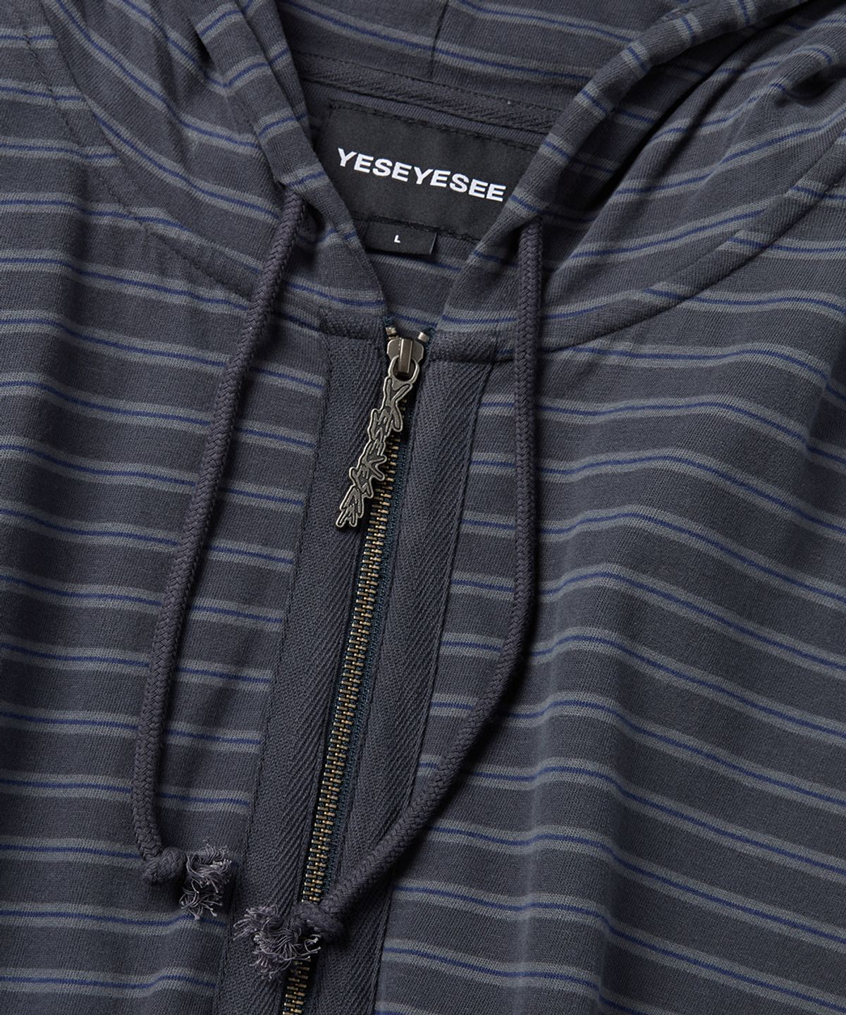 예스아이씨(YESEYESEE) Y.E.S Stripe Single Zip-up Hoodie Charcoal