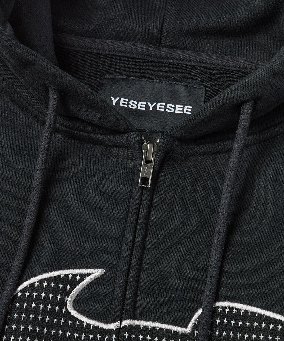 예스아이씨(YESEYESEE) Bullet Holes Zip-up Hoodie Black