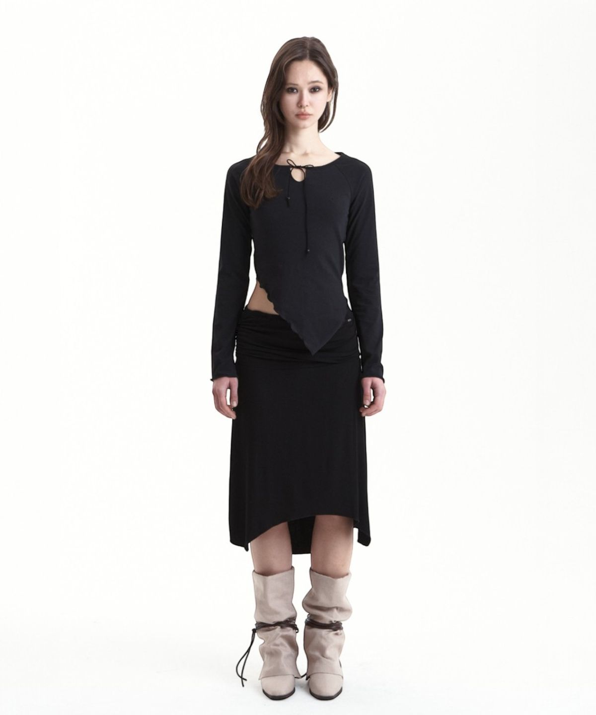 시너진(SYNERJYN) LAYERED SHIRRING MIDI SKIRT BLACK