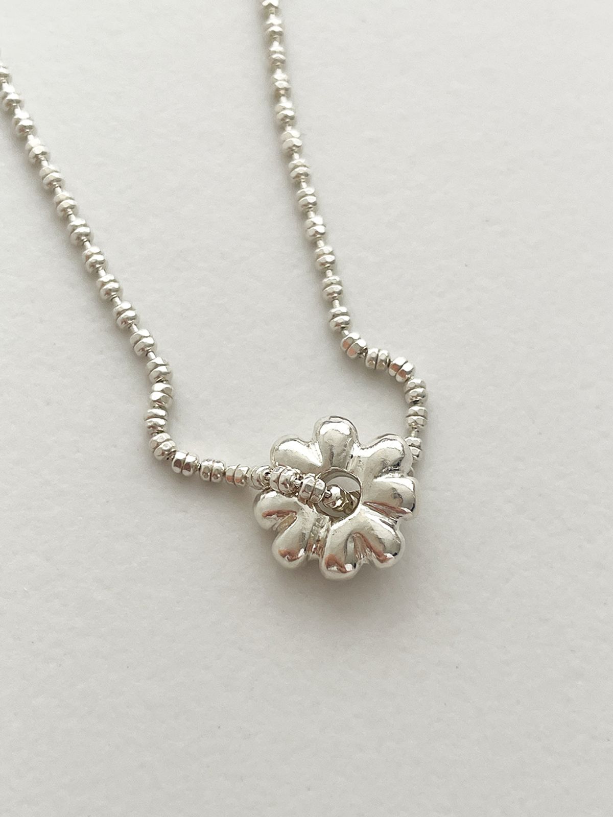 멜리브(MELLIV) clover loop necklace_mvn66