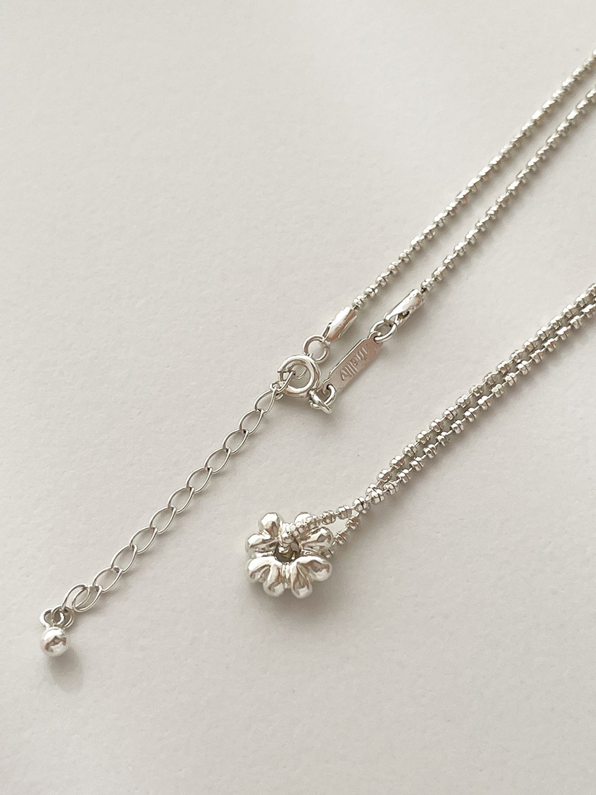 멜리브(MELLIV) clover loop necklace_mvn66