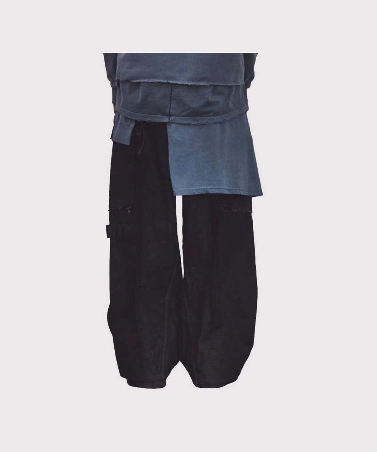 마이너스(MINUS) Slash Seam Twist Cargo Jeans(PERSIMMON TANGY DYED) - DUST INDIGO