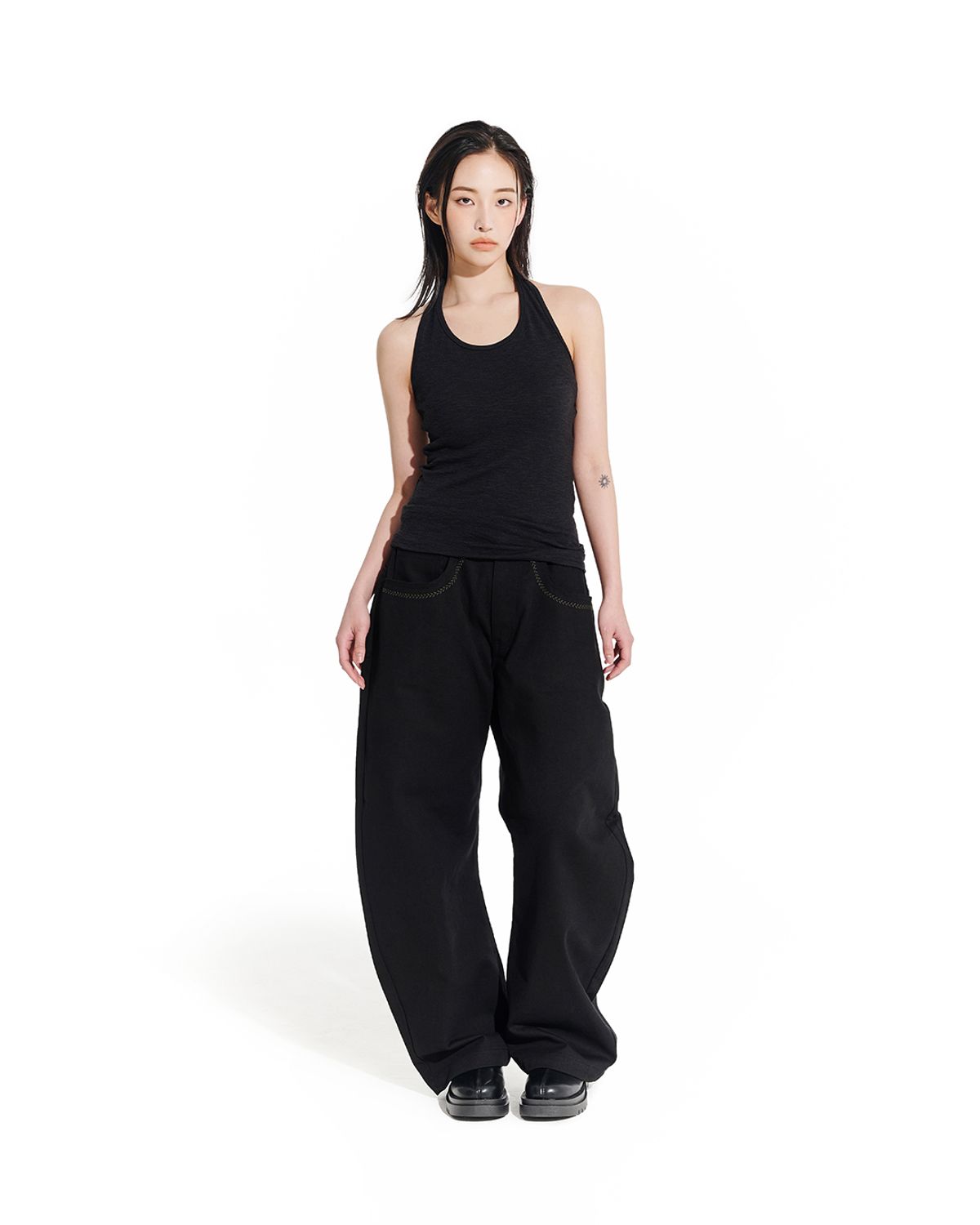헤오진(HEOJIN) THE TONAL WOOL HALTER TOP_Women