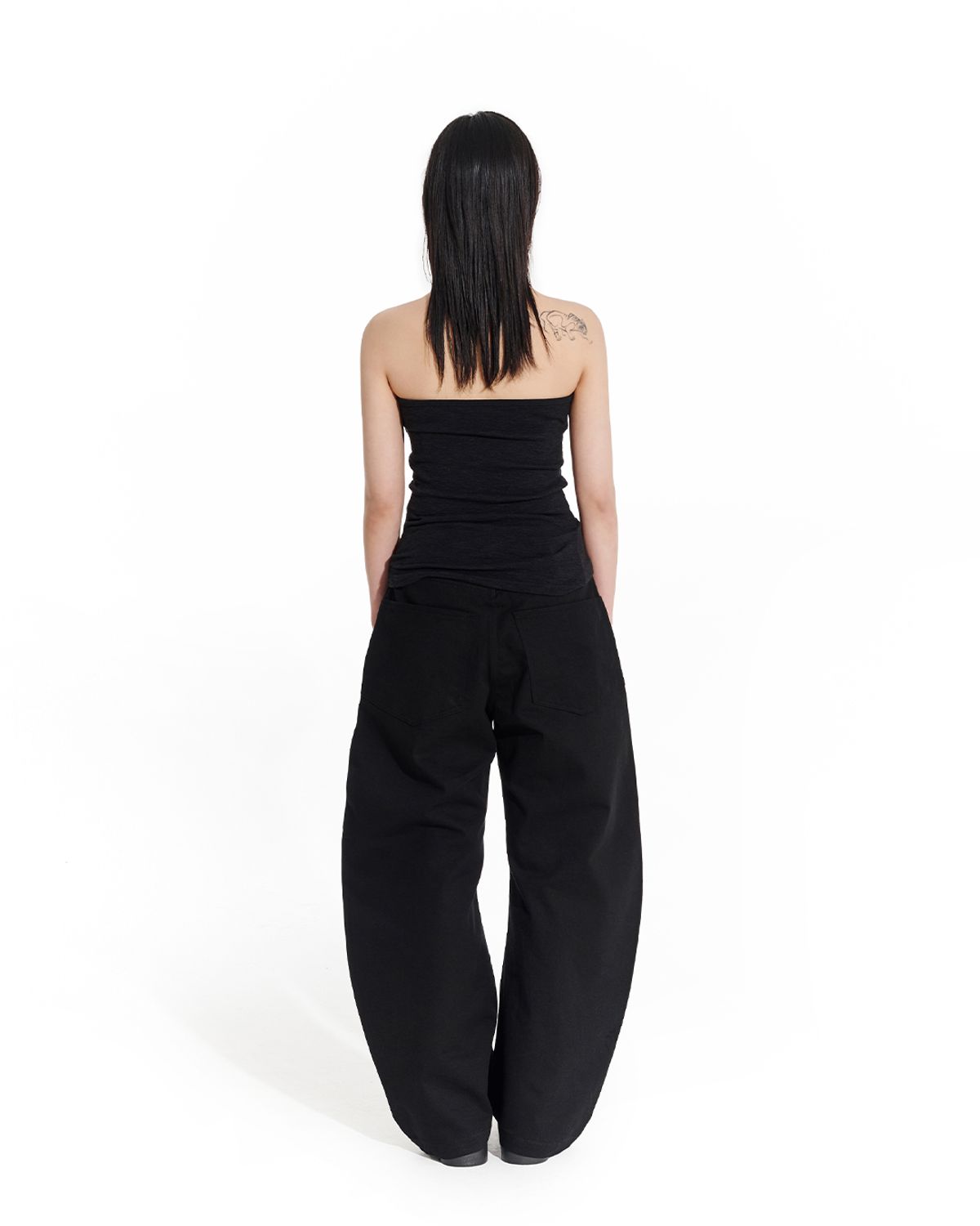 헤오진(HEOJIN) THE SERRATED CURVED PANTS