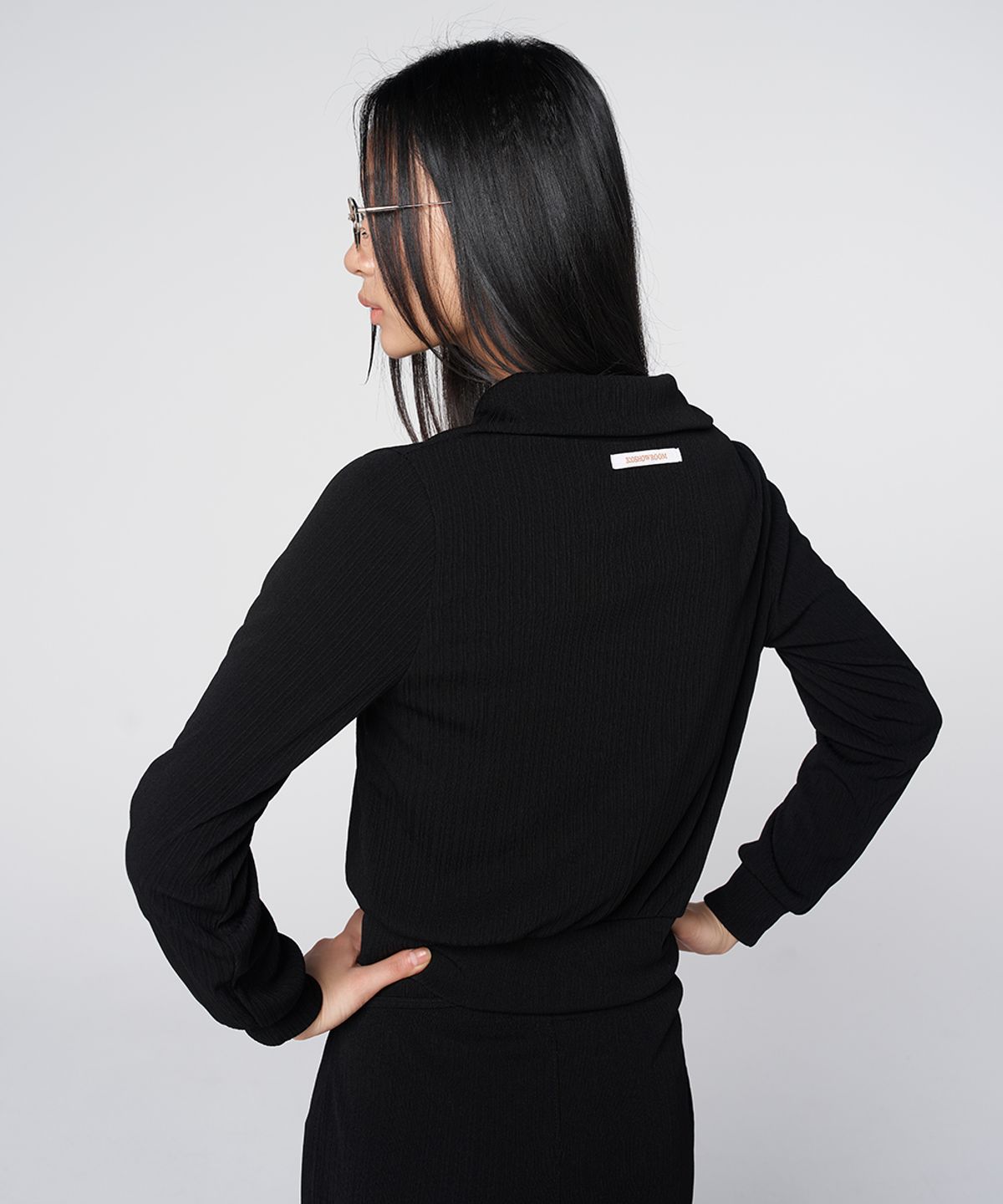 320쇼룸(320SHOWROOM) Covered Button Short Cardigan Black