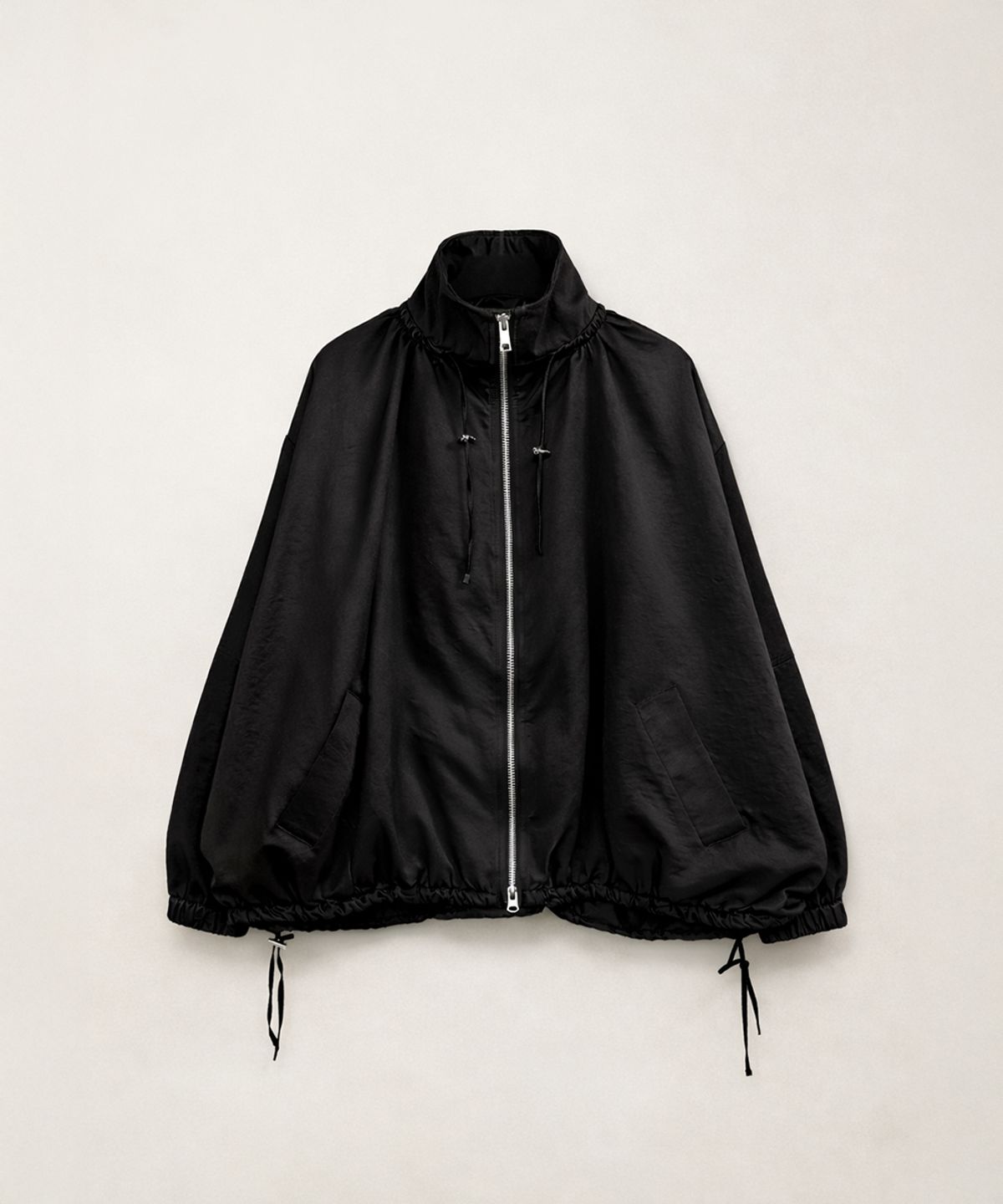 320쇼룸(320SHOWROOM) Glossy Shirring String Jacket Black