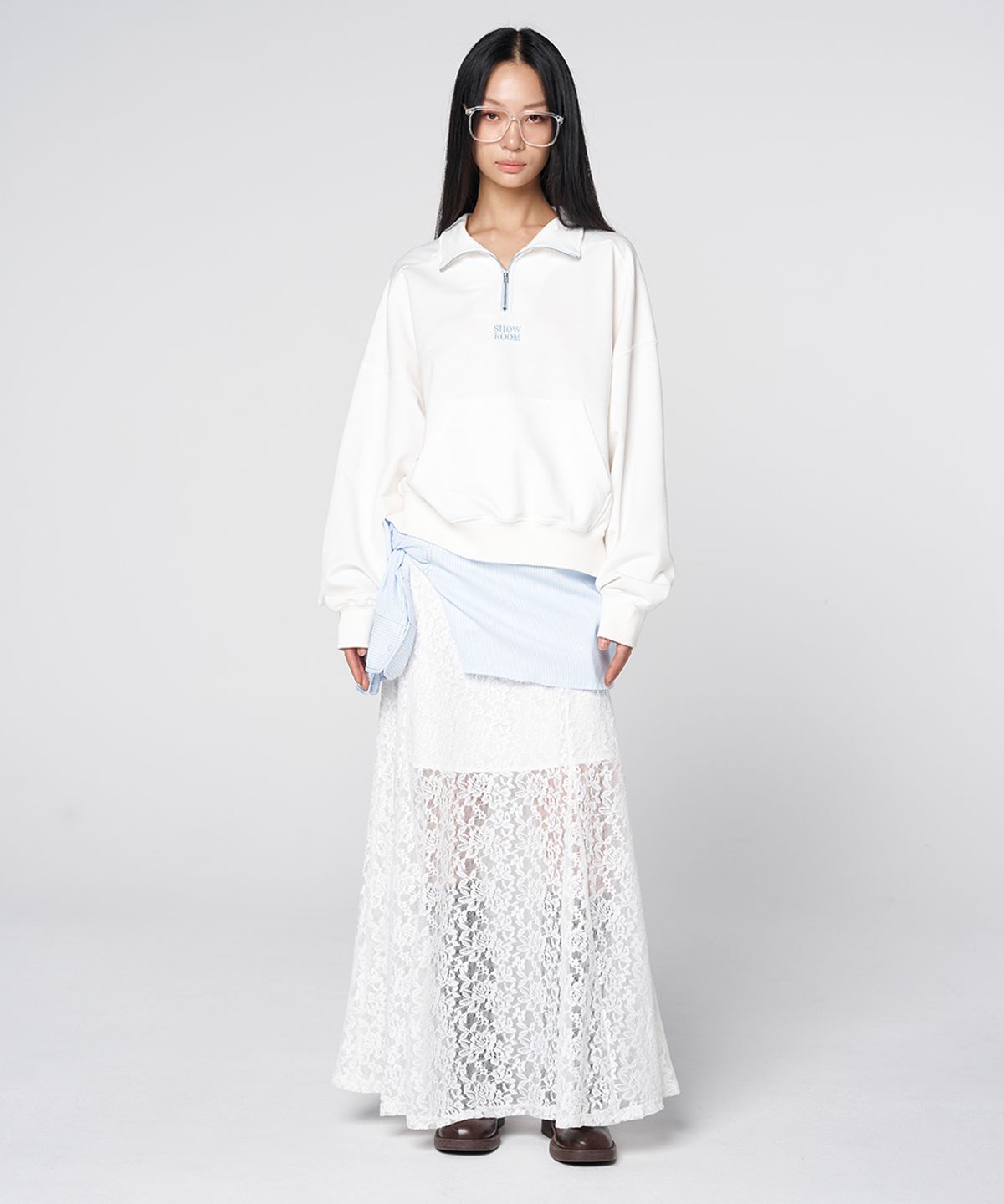 320쇼룸(320SHOWROOM) Contrast Zip Half-Neck Oversized Sweatshirt Ivory