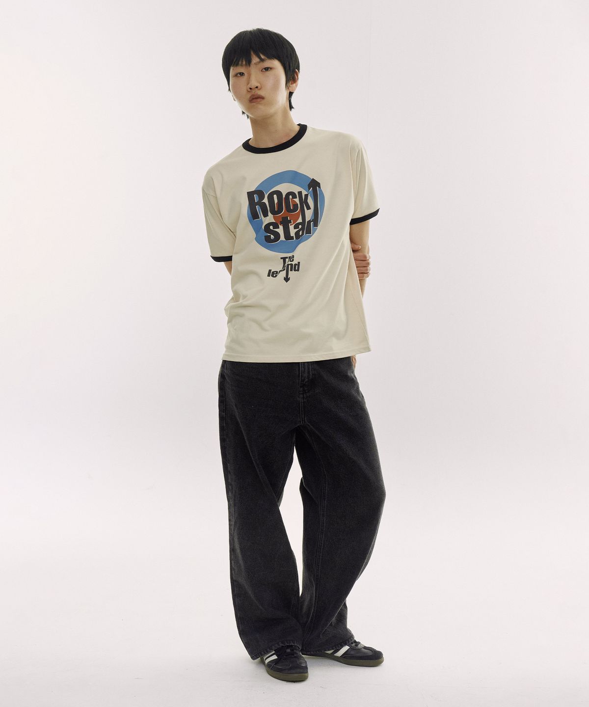 디파이클럽로버스(DEFYCLUBROBBERS) Rock Star The Legend 링거 반팔 티셔츠 (2color)