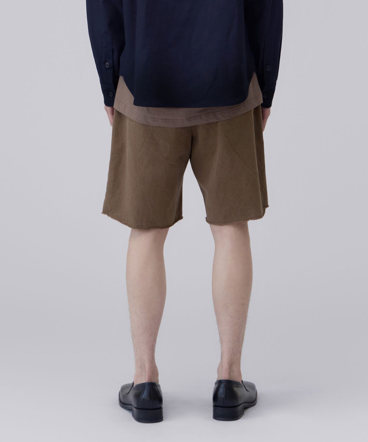 홍우성(HONGWOOSUNG) Worked Paint Repair Shorts_Brown
