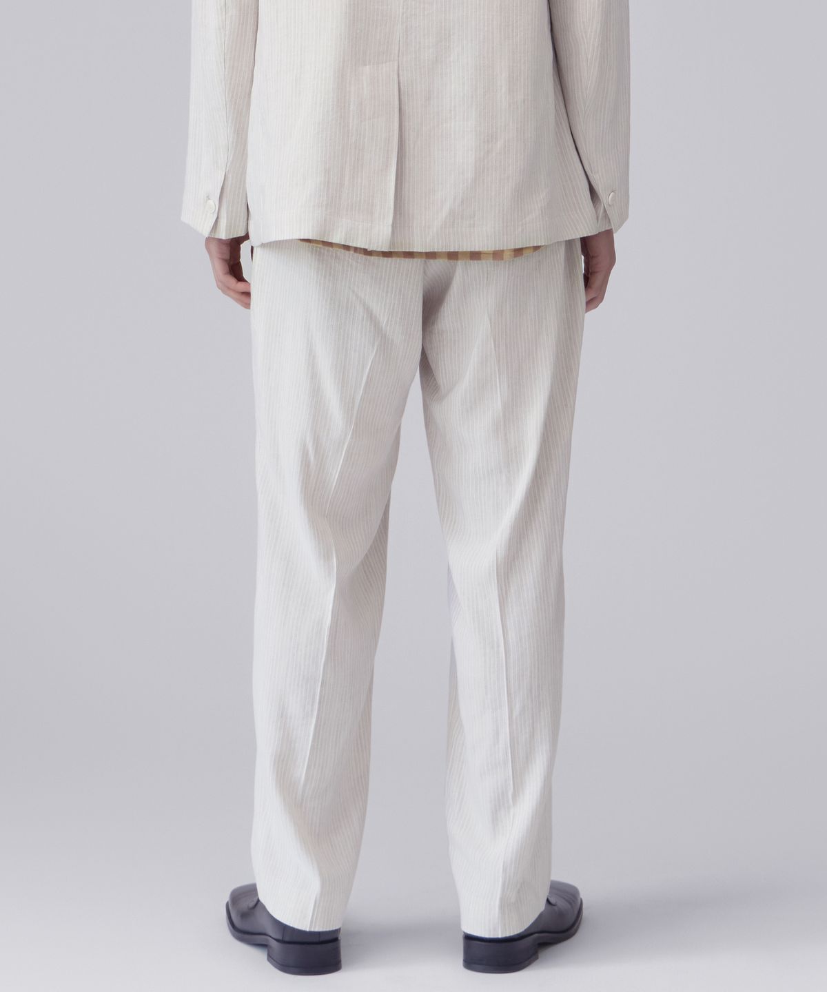 홍우성(HONGWOOSUNG) Relaxed Form Trousers_Off White