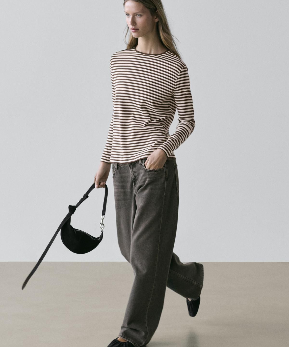 마시모두띠(MASSIMO DUTTI) 콘트라스트 디테일 스트라이프 긴팔 티셔츠