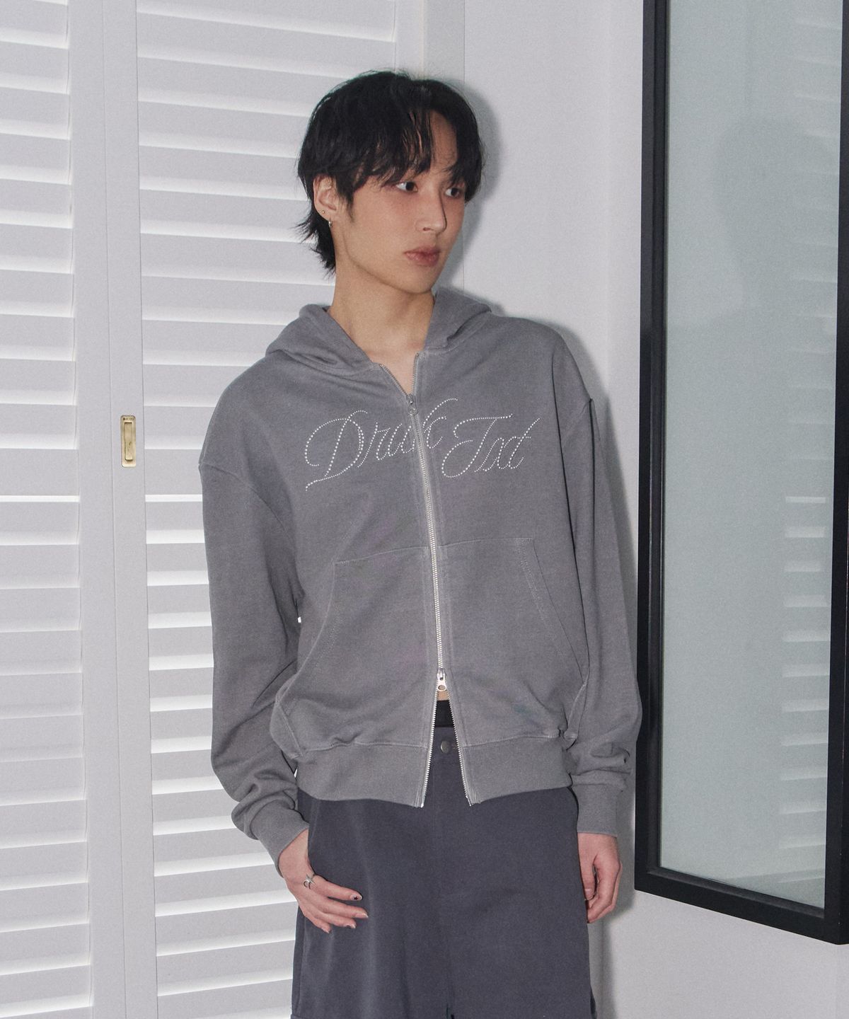 드렁크텍스트(DRUNKTXT) Hotfix Pigment Zip-Up Hoodie Gray