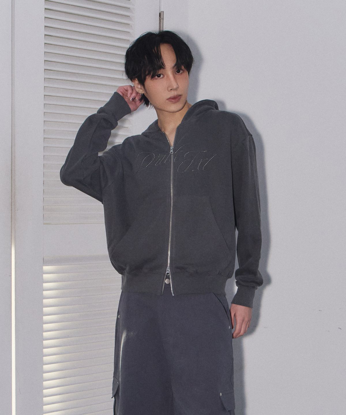 드렁크텍스트(DRUNKTXT) Hotfix Pigment Zip-Up Hoodie Charcoal