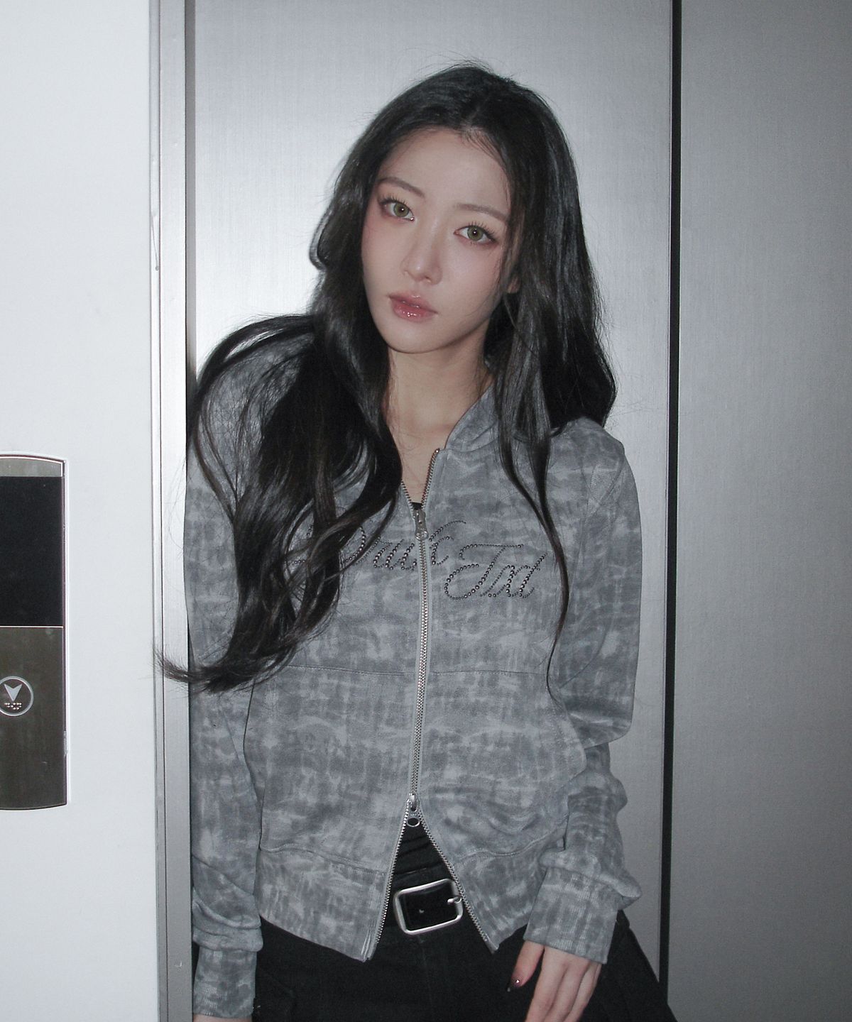 드렁크텍스트(DRUNKTXT) Hotfix Tie Dye Zip-Up Hoodie Charcoal