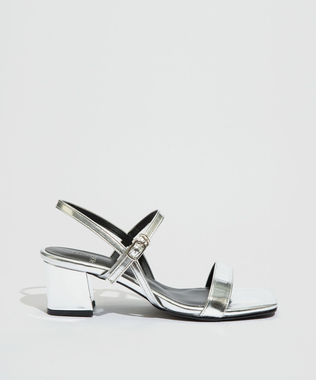 로제니크(ROSENICK) 제아네스 앞일선 버클 스트랩샌들 (3cm,5cm,7cm/4colors)
