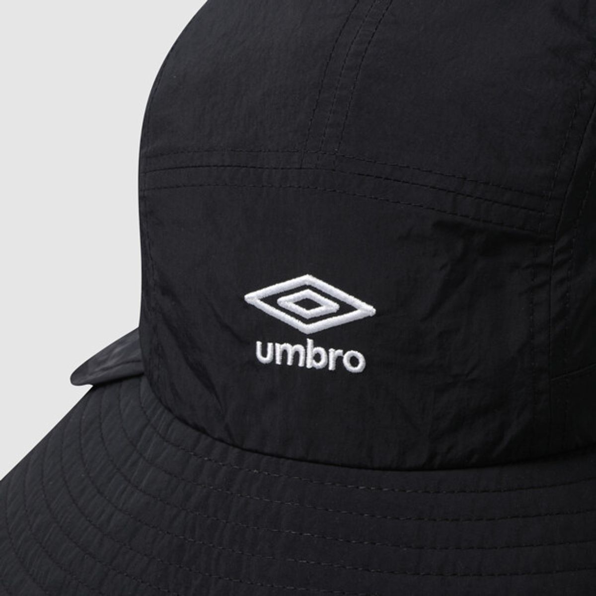 엄브로(UMBRO) 일체형 캠프 버킷햇 블랙 UR121CHT31