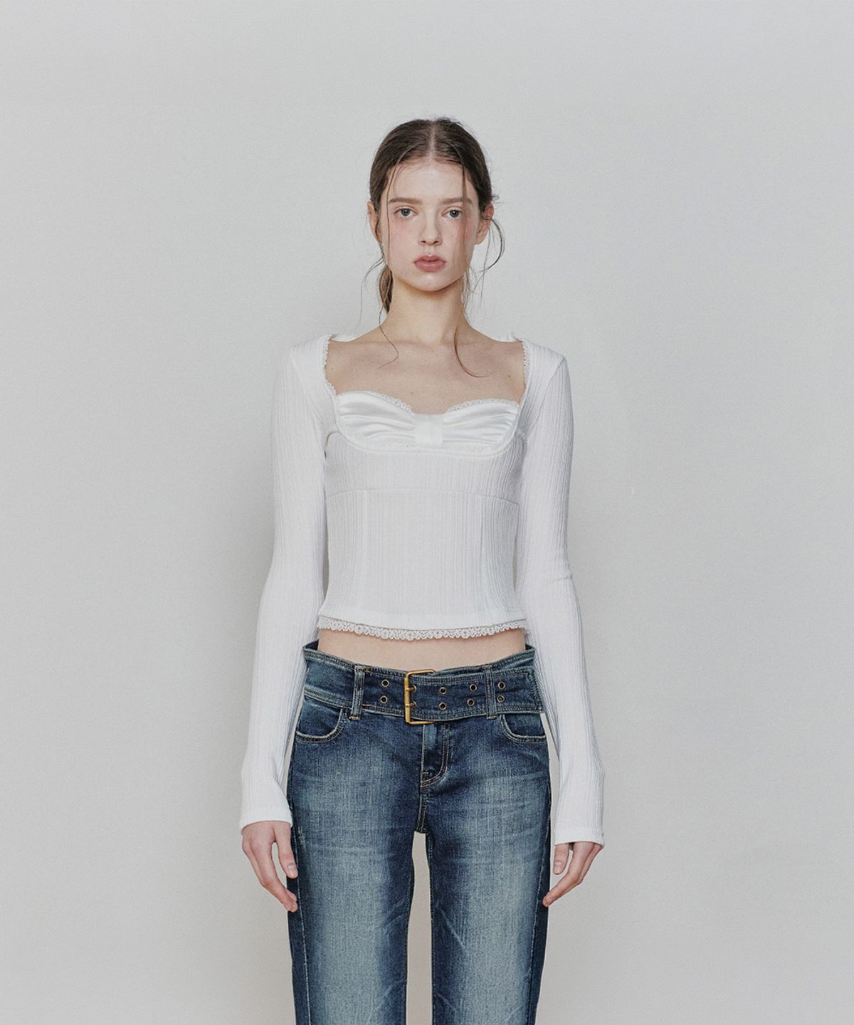 페인오어플레져(PAINORPLEASURE) DAISY RIBBON TOP white