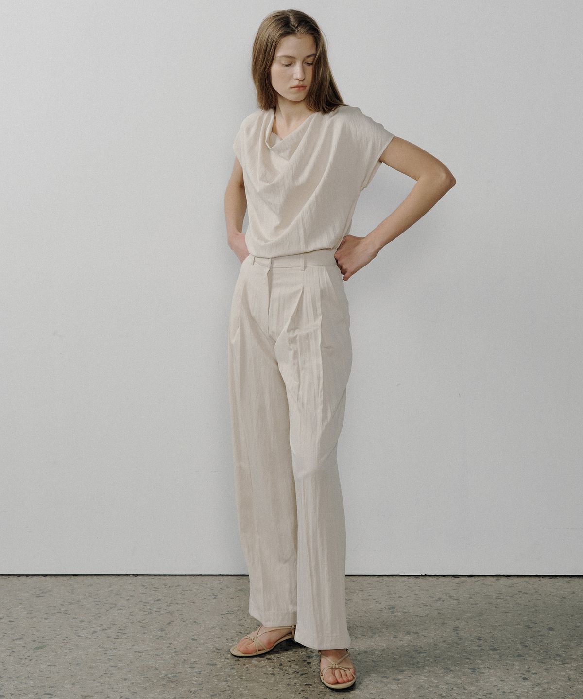 오떼뜨(OCTETTE) ANNE TWO TUCK TROUSER_2COLOR