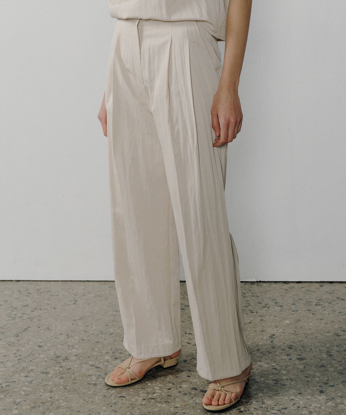 오떼뜨(OCTETTE) ANNE TWO TUCK TROUSER_2COLOR