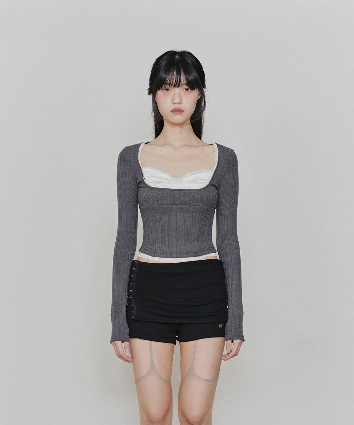 페인오어플레져(PAINORPLEASURE) DAISY RIBBON TOP charcoal