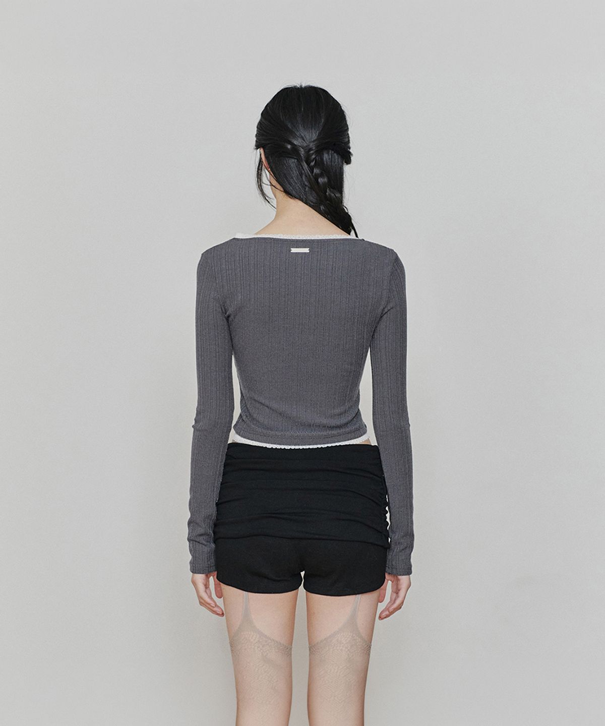 페인오어플레져(PAINORPLEASURE) DAISY RIBBON TOP charcoal