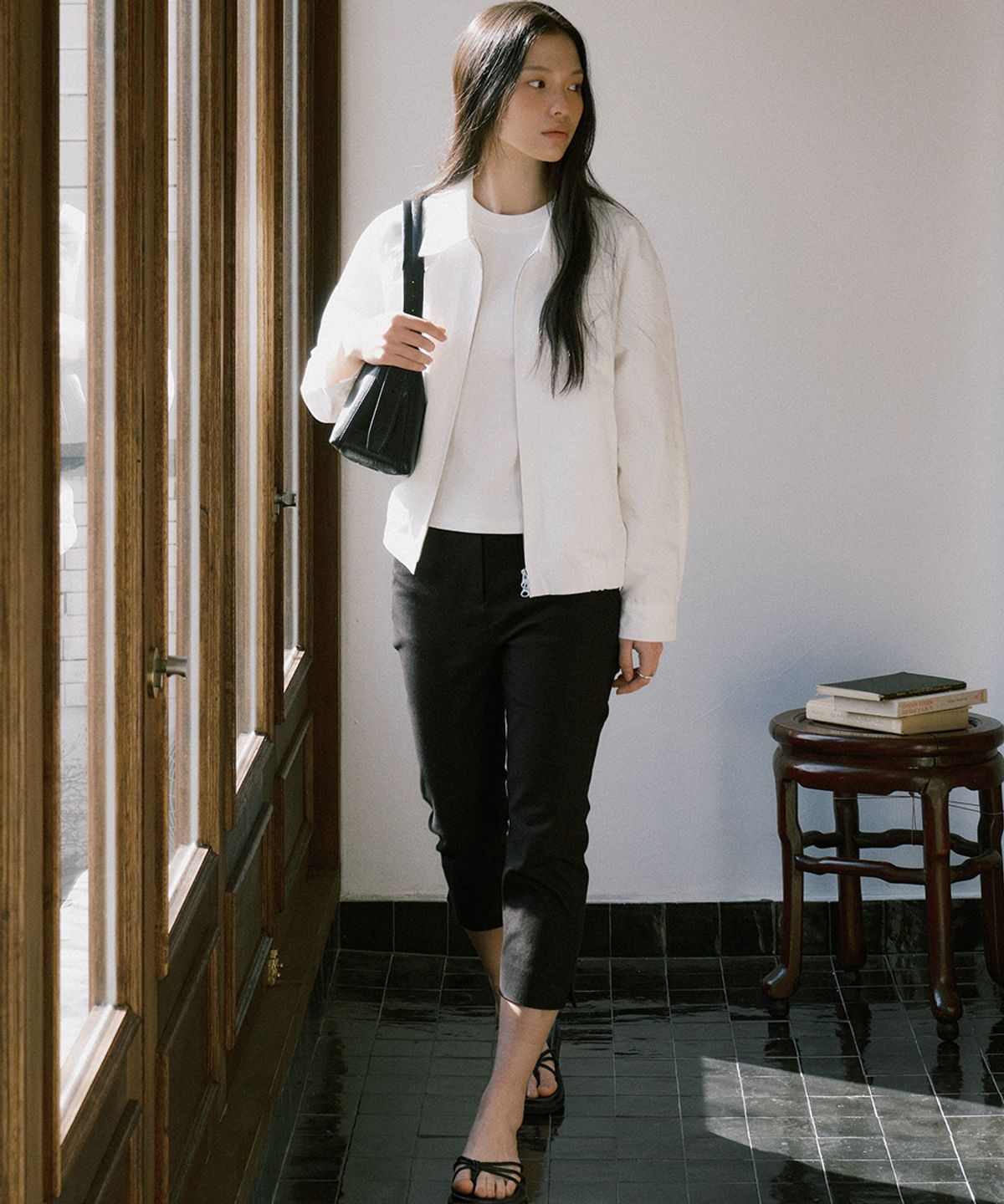 링서울(LINGSEOUL) cow leather buckle medium shoulder bag-black