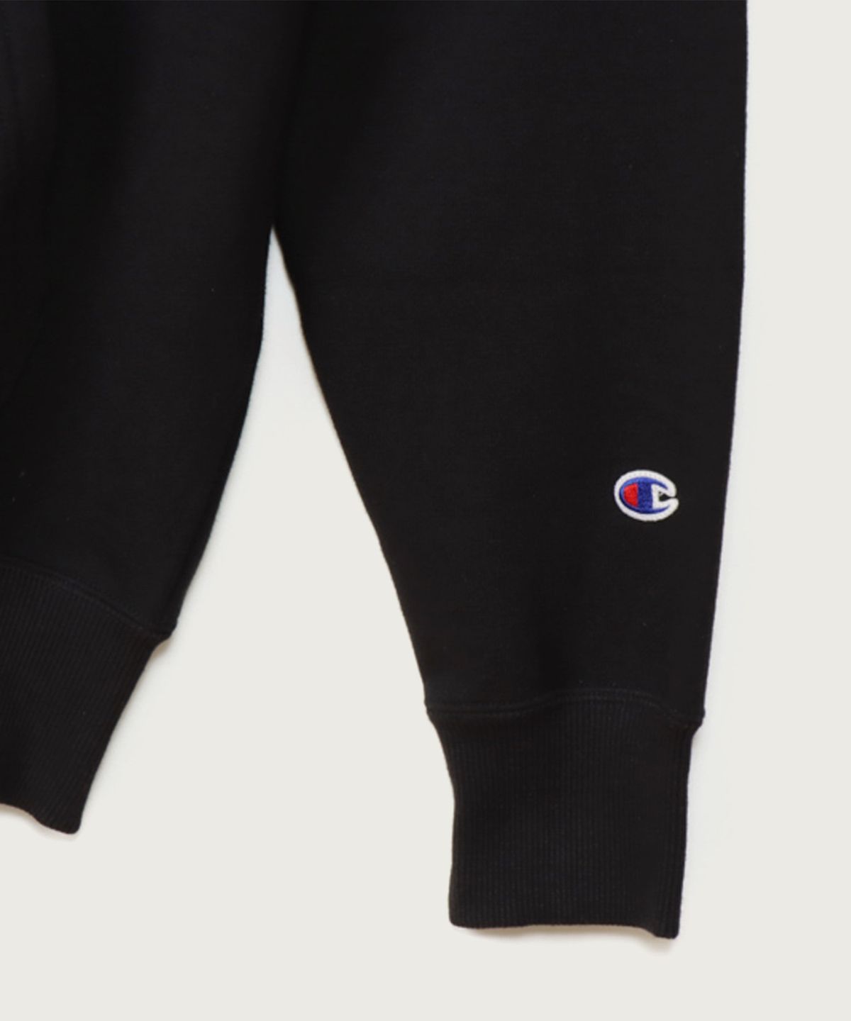 챔피온(CHAMPION) 베이직 C로고 레귤러핏 후드 집업 Off Black
