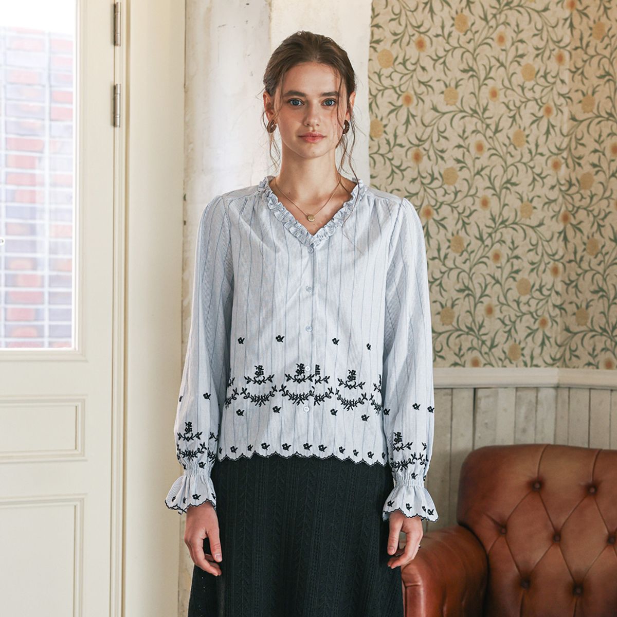 프라우드 마리(PROUD MARY) PM_Puff sleeve embroidery shirt_BLUE