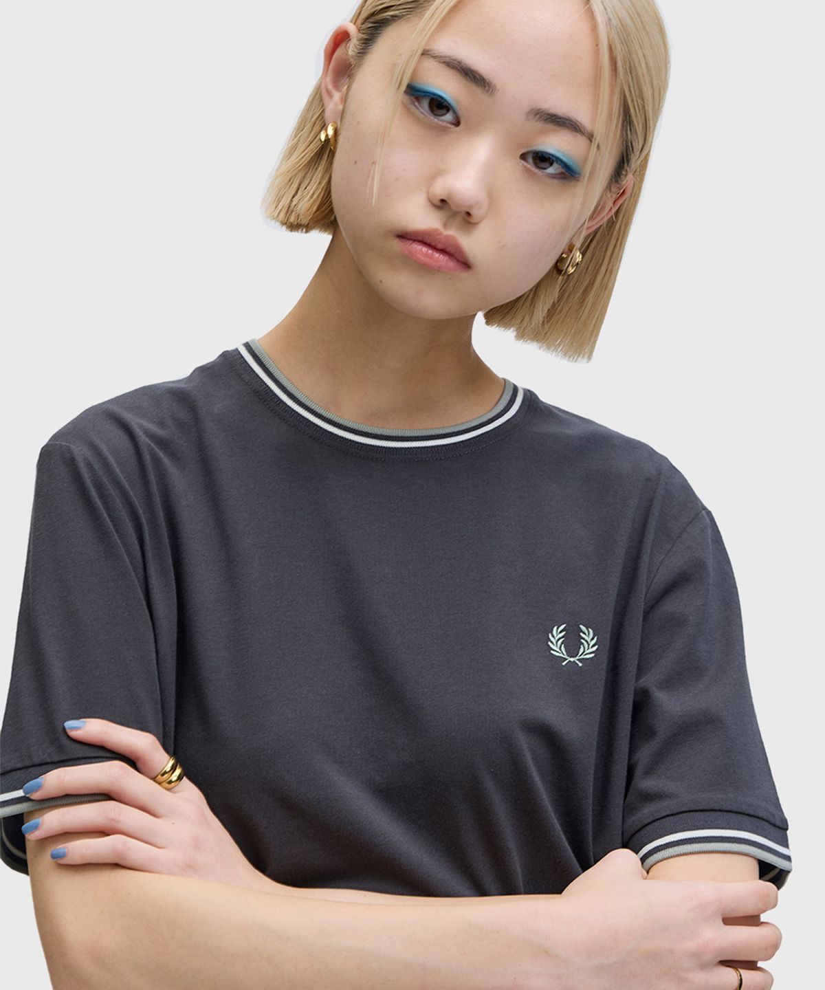 프레드페리(FRED PERRY) [Sharp] 트윈 팁 티셔츠 - 앵커그레이/에크루/시그래스 AFPM2611588-87A