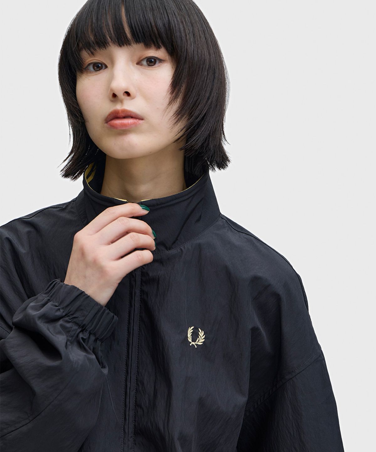 프레드페리(FRED PERRY) [womens] 집 스루 재킷 - 블랙/샴페인 AFPF2612124-90A