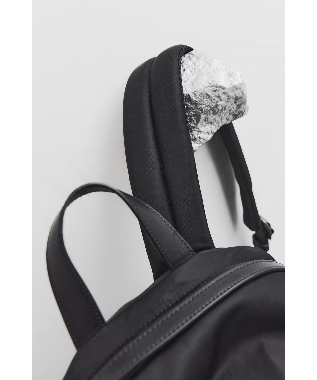 유스(YOUTH) Day Pack - Black