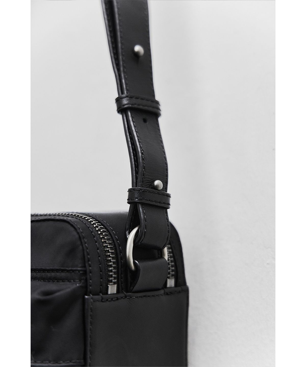 유스(YOUTH) Camera Bag - Black