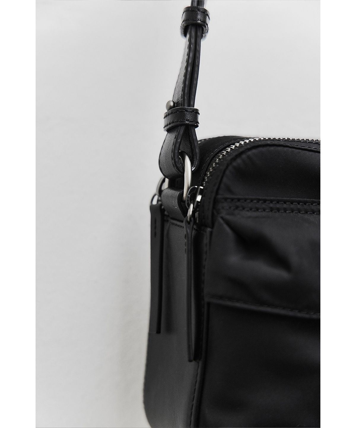 유스(YOUTH) Camera Bag - Black