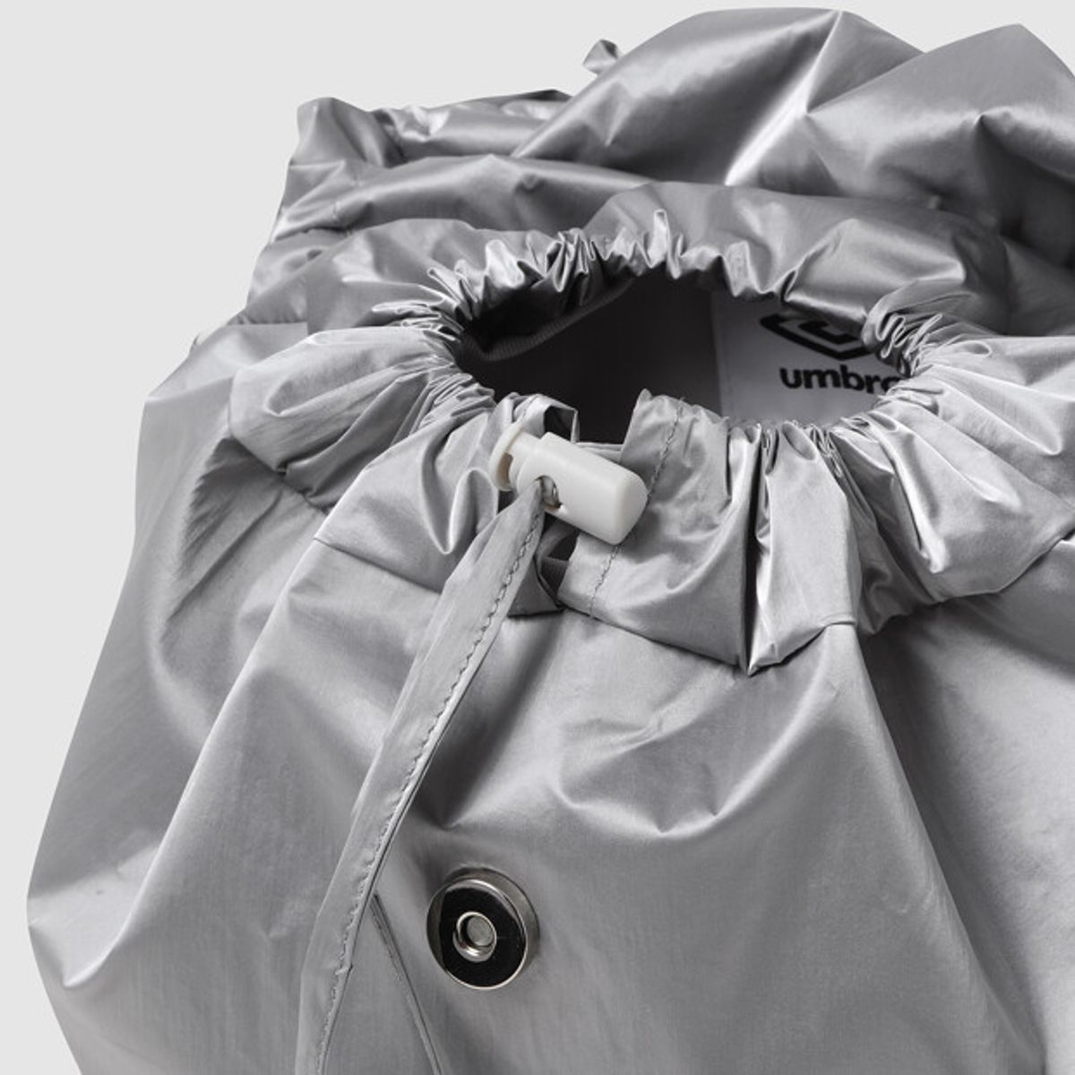 엄브로(UMBRO) 클라우드 크로스백 실버 UR122CBG21