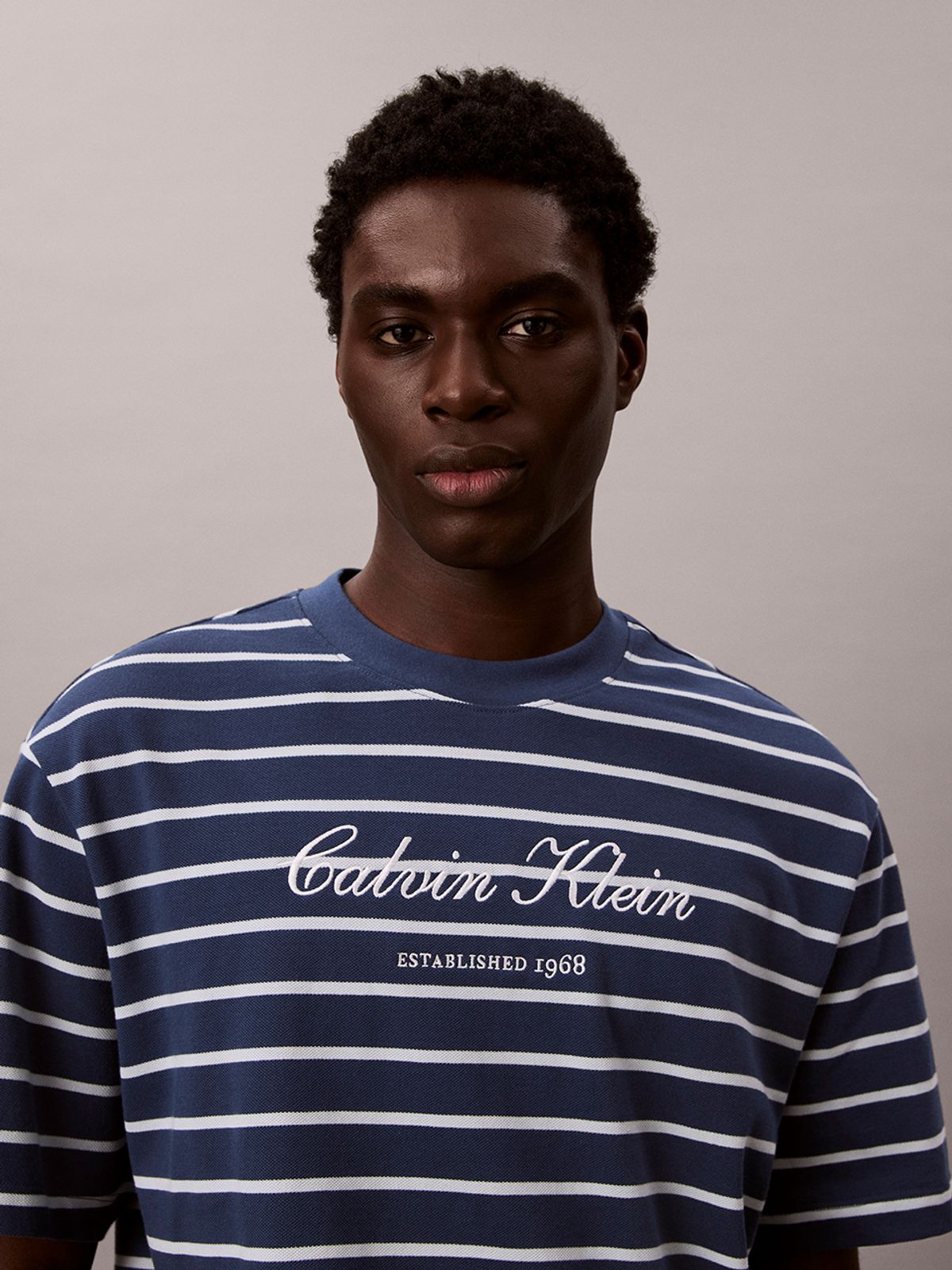캘빈클라인 진(CALVIN KLEIN JEANS) 스트라이프 피케 캘빈 NYC 반팔 티셔츠 4RF204G CEC