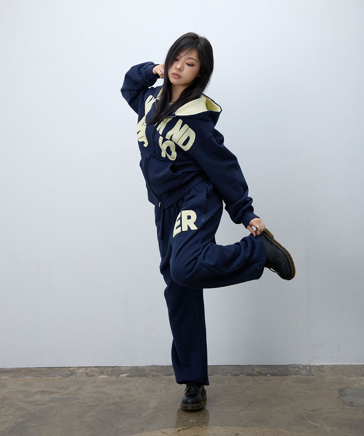 이이이알알알(EEERRR) Weekend warrior waffle applique hoodie zip-up (Navy)