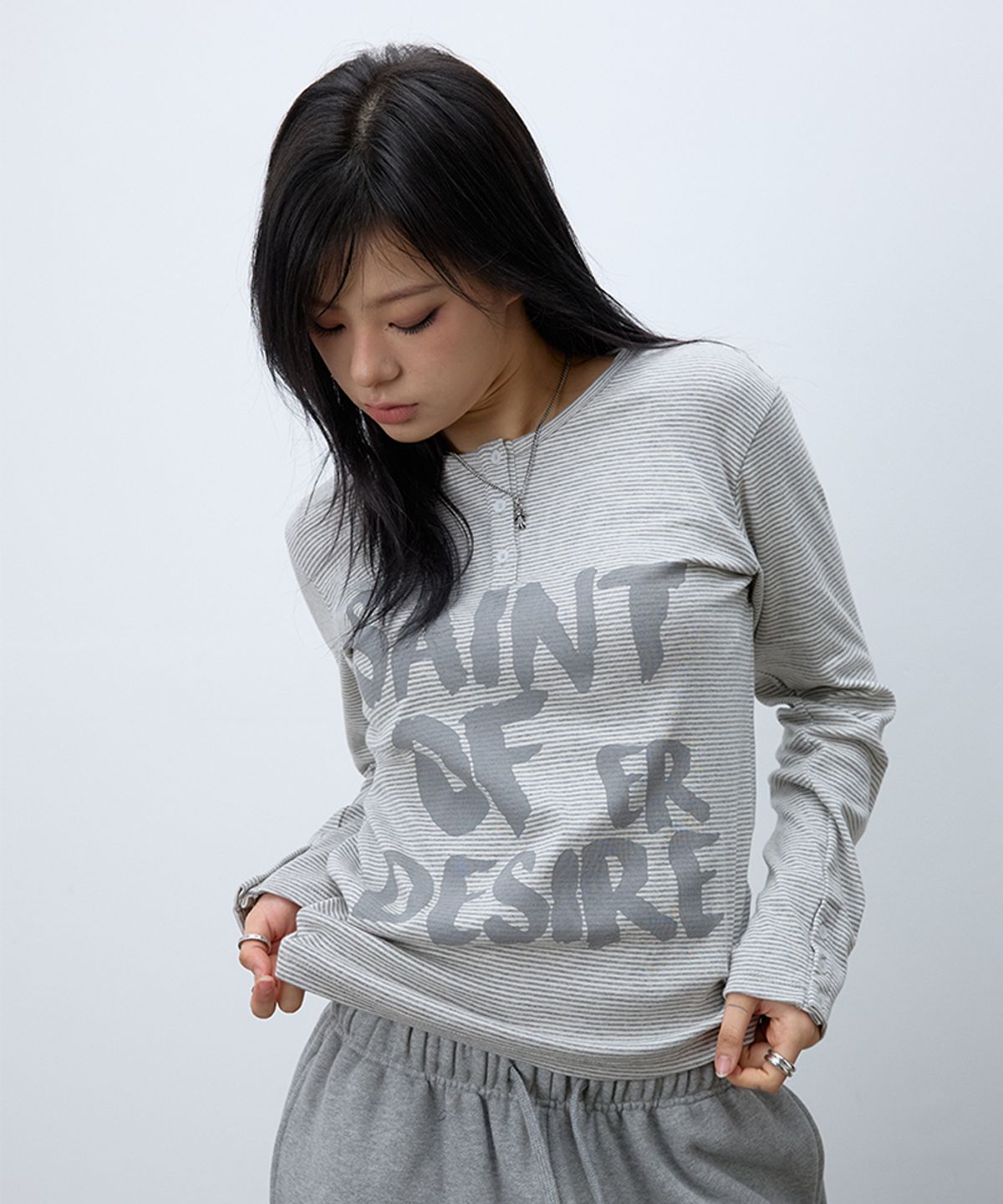 이이이알알알(EEERRR) Saint of desire stripe henry neck long sleeve (Melange)