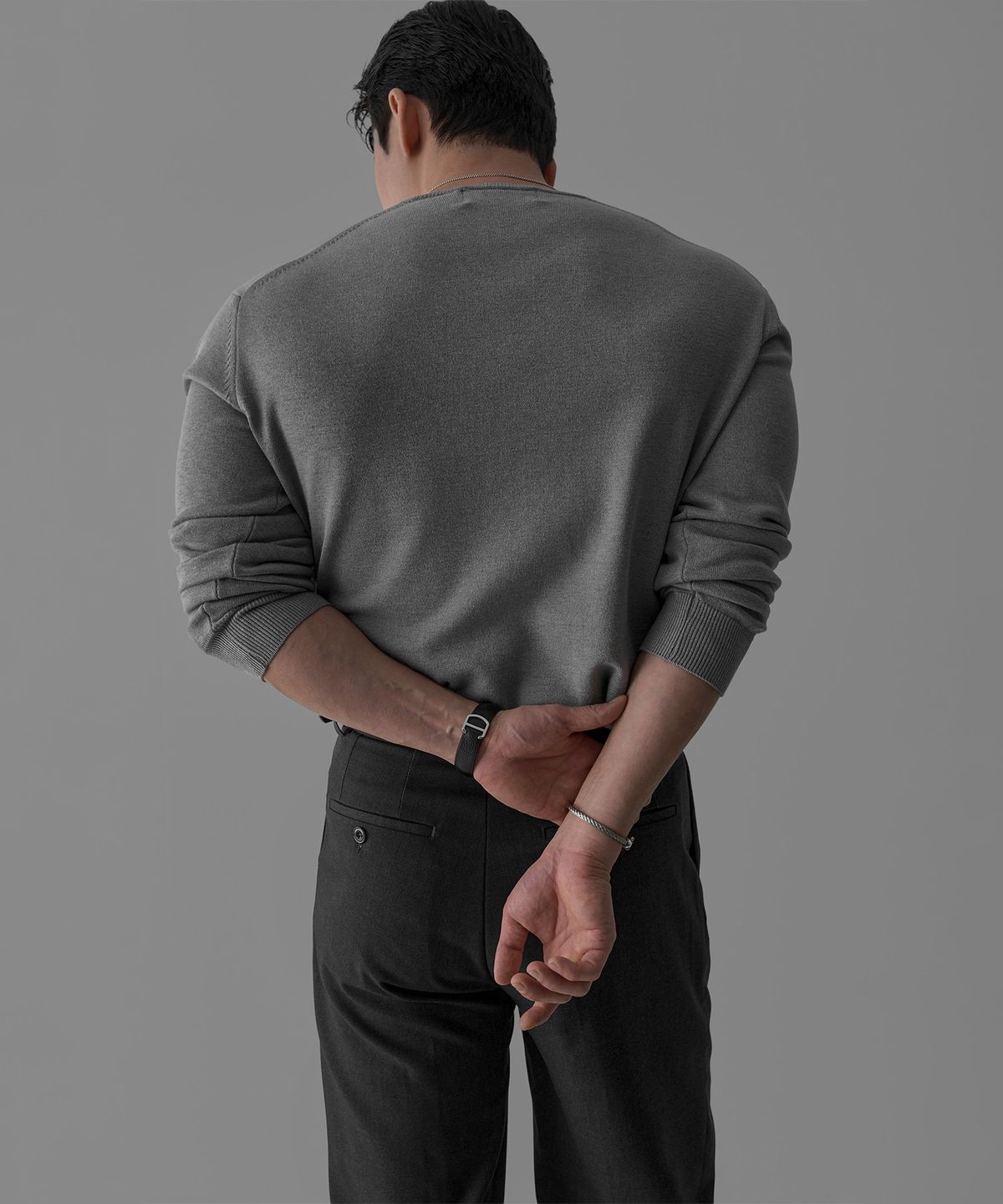 바우로 프로덕트(BOWLOW PRODUCT) 파인 브이넥 니트 [그레이]