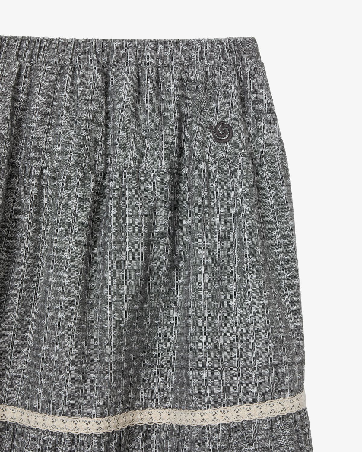 에이이에이이(AEAE) PATTERN TIERED SKIRT [CHARCOAL]