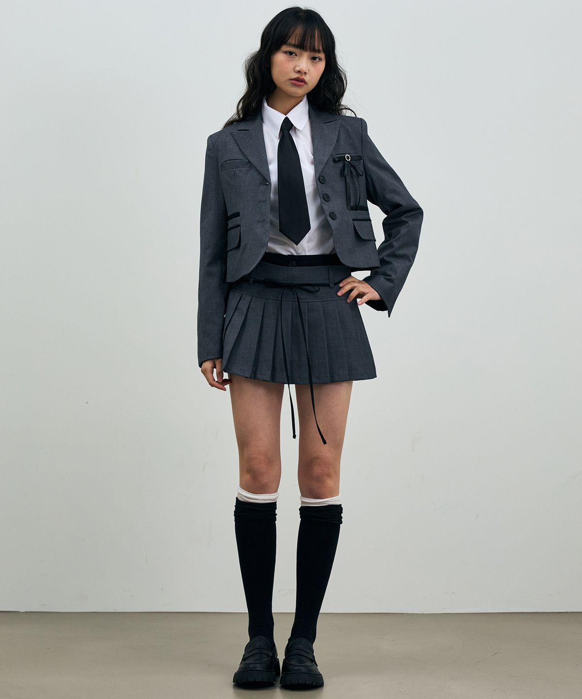 아리킴(ARIKIM) SCARLET PLEATS SKIRT PANTS / CHARCOAL