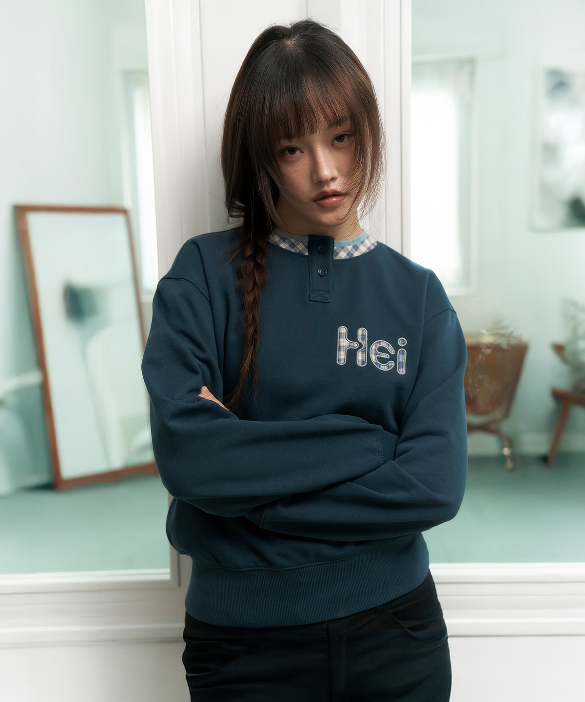 하이산(HEISAN) HEI 빅로고 헨리넥 스웻셔츠 네이비