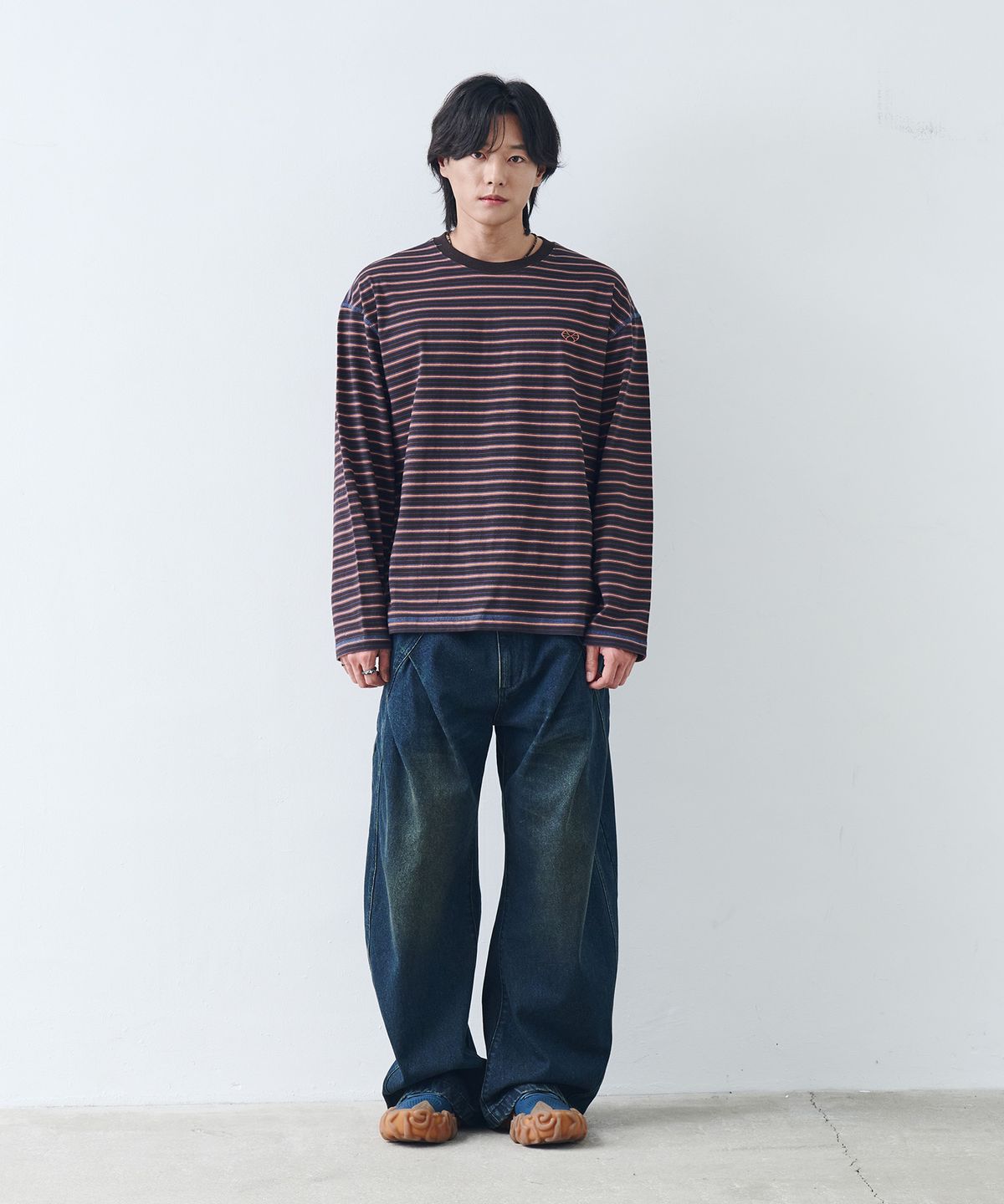 논타입(NONTYPE) STRIPE LONG SLEEVE T-SHIRT (CHARCOAL)