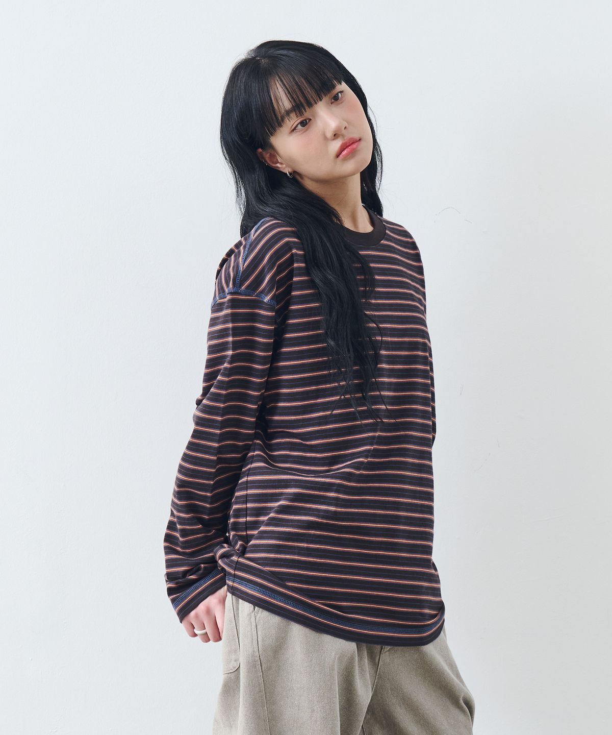 논타입(NONTYPE) STRIPE LONG SLEEVE T-SHIRT (CHARCOAL)